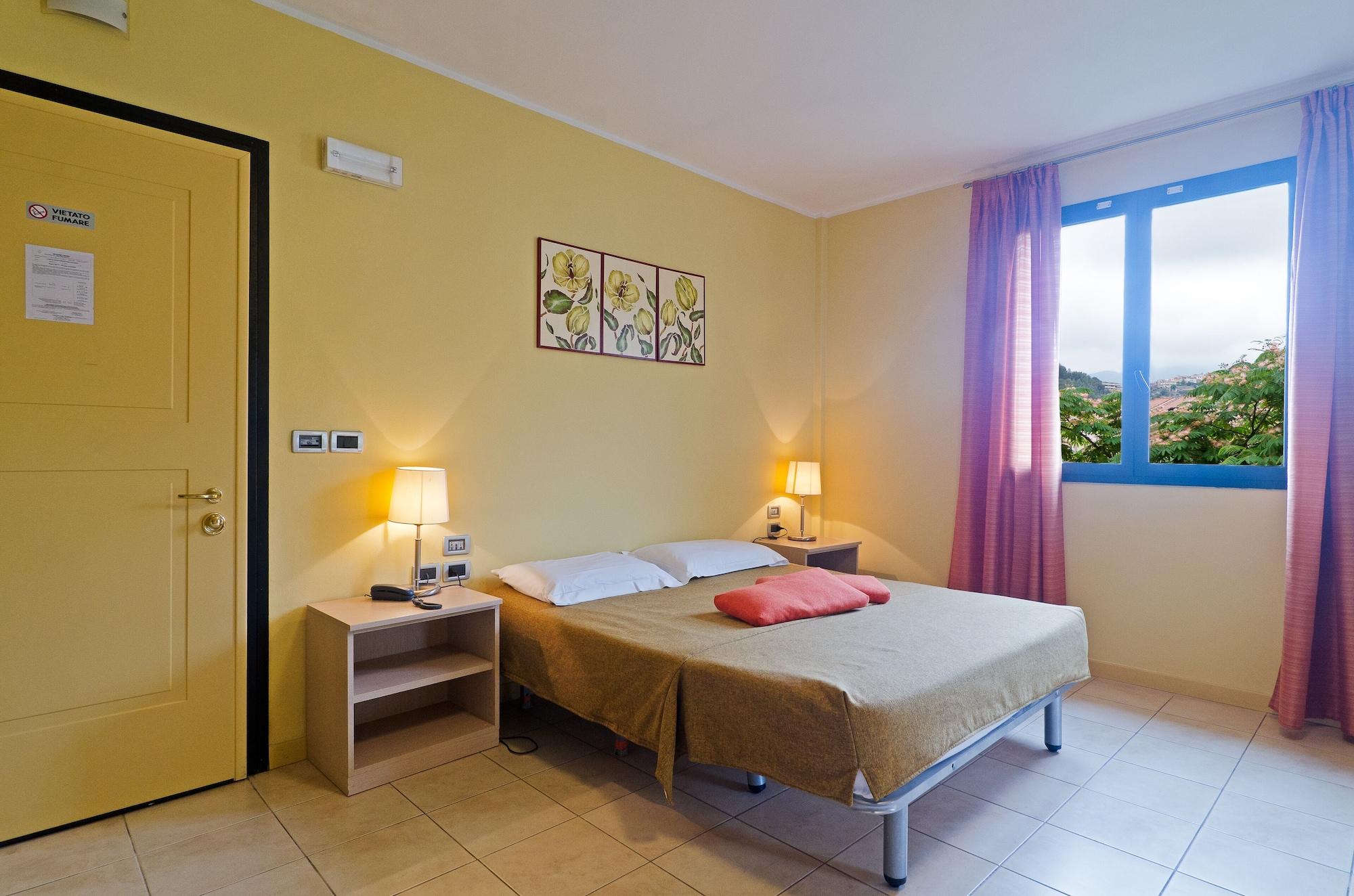 Castellaro Golf Resort Bagian luar foto
