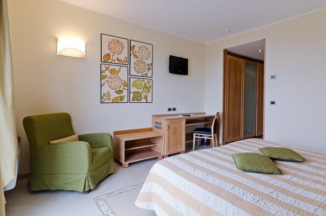 Castellaro Golf Resort Bagian luar foto