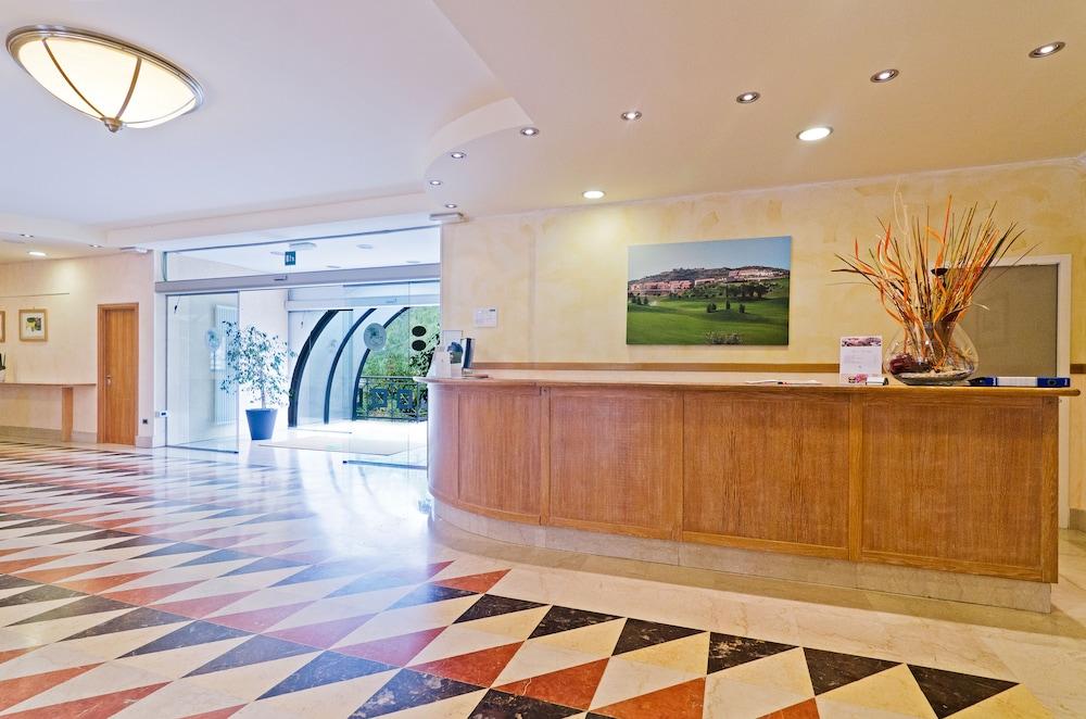 Castellaro Golf Resort Bagian luar foto
