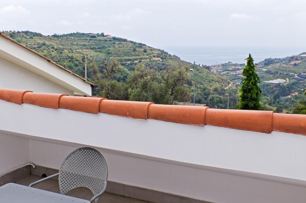 Castellaro Golf Resort Bagian luar foto